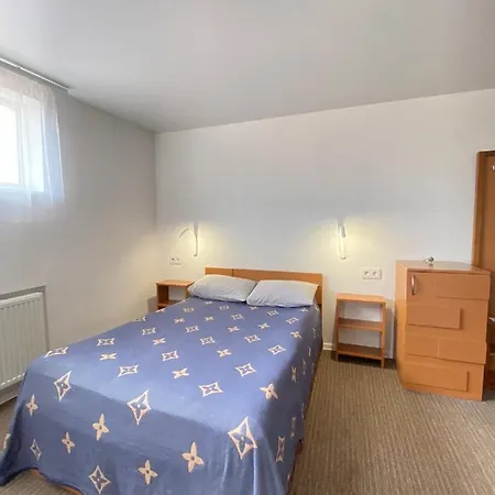 саквояж вокзал Bed & Breakfast Lviv